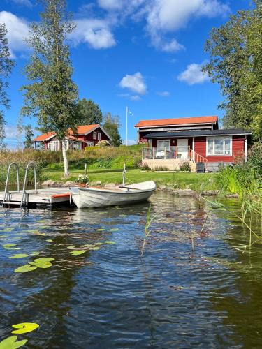 Hedemora Municipality House | Sommarstuga med sjötomt och brygga