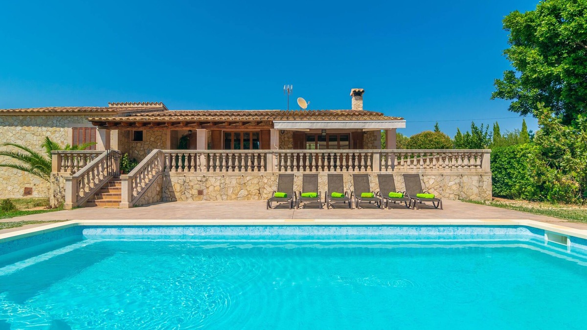 Es Secar de la Real Villa | SON PAX PETIT - Villa with private pool in Palma. Free WiFi