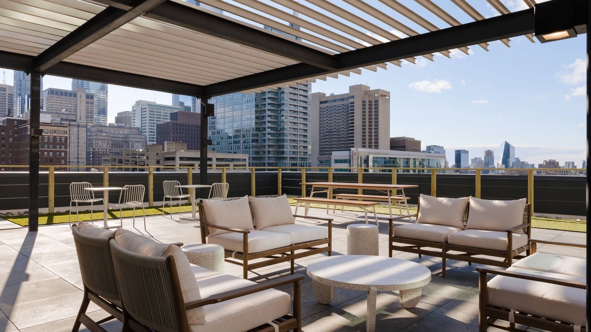 Logan Square Apartment | Sonder Onyx | Spacious One Bedroom Apartment