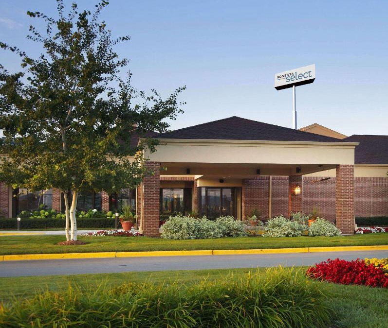 Brookfield Hotel | Sonesta Select Milwaukee Brookfield