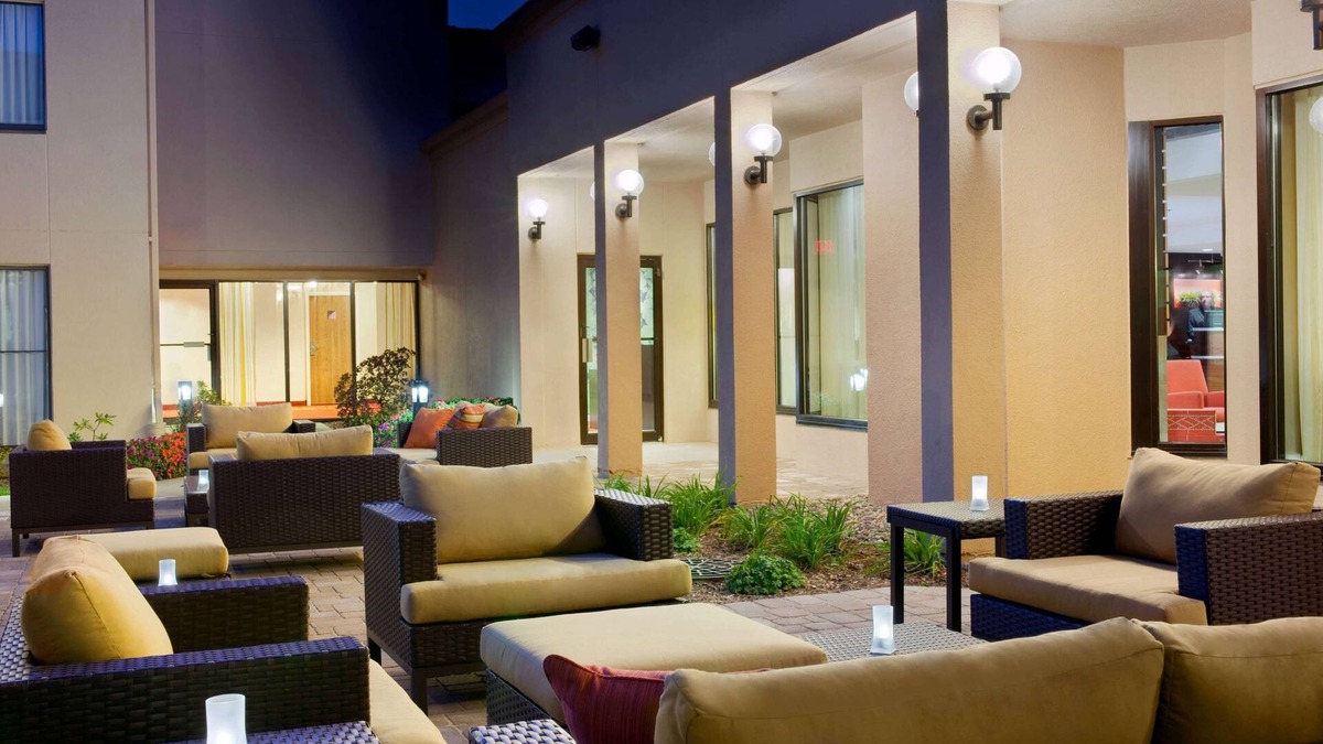 Brookfield Hotel | Sonesta Select Milwaukee Brookfield