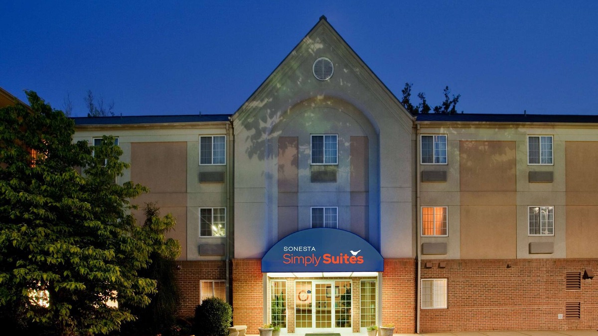 Newport News Hotel | Sonesta Simply Suites Hampton