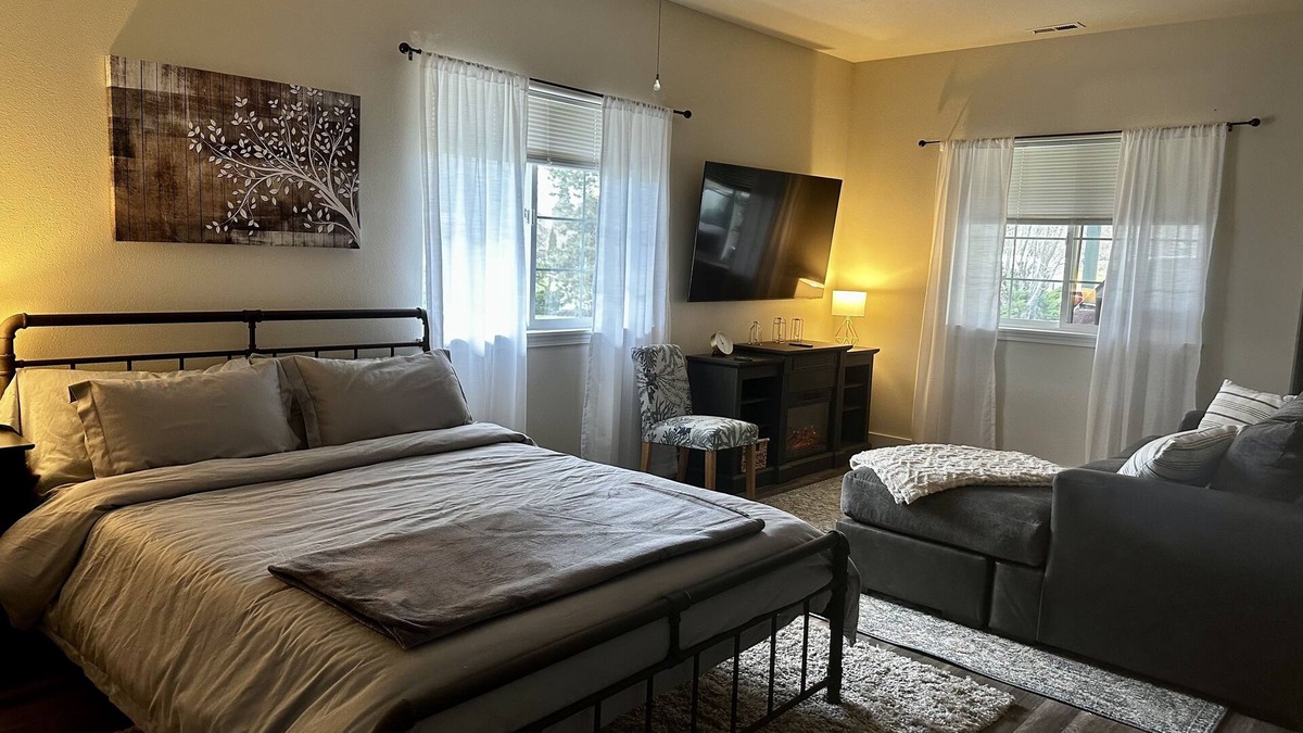 Aberdeen Apartment | Sonia's Guest Suite in Montesano -Gateway to Olympic National Park