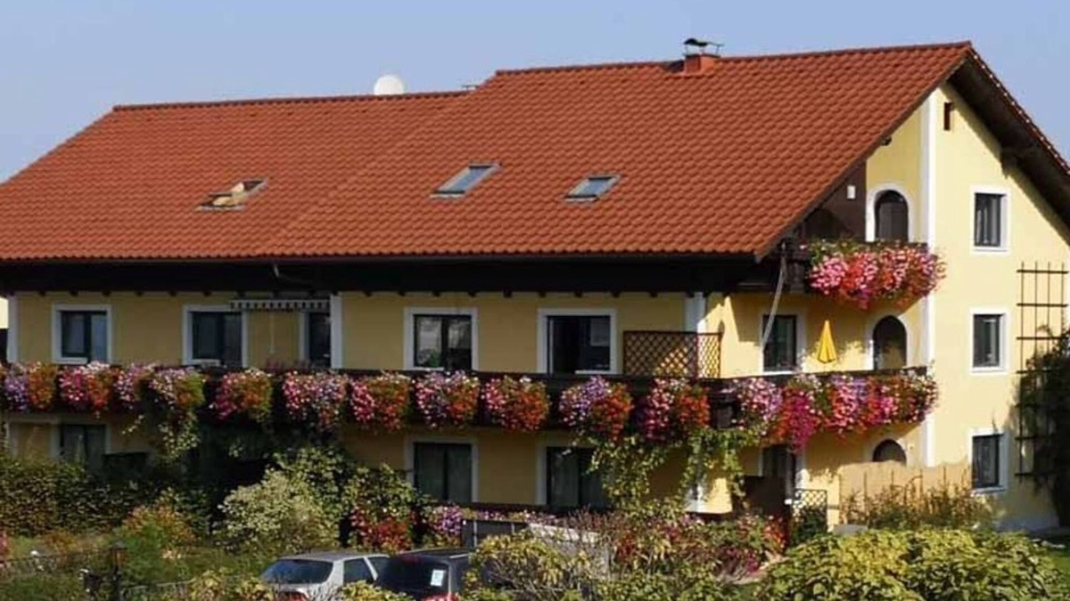 Weyregg am Attersee Apartment | Sonnennest holiday apartment - Hemetsberger family - Eichennest holiday apartment