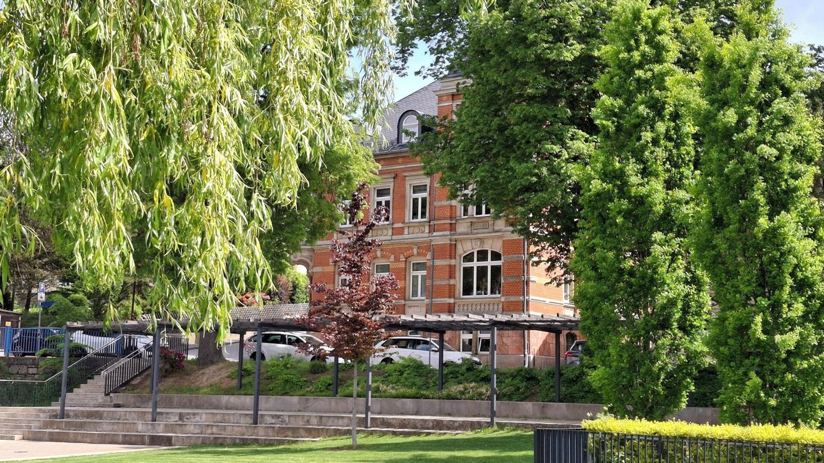 Thum Villa | Sonnige Fewo im Erzgebirgsstädtchen Thum, am Fuße der Greifensteine