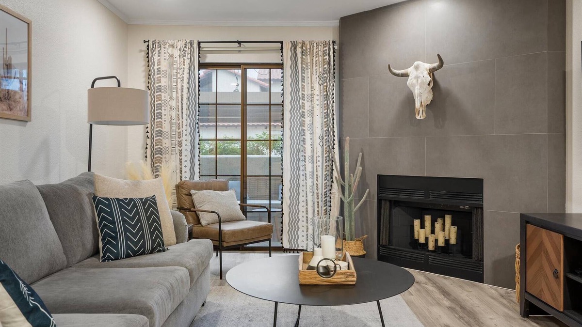 La Contessa Condo | Sonoran Style 2BR/2BA w. Free Parking & Pool