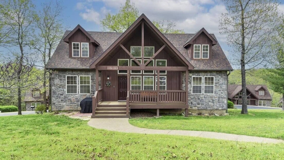 Reeds Spring House | Sooner Settle Lodge 4 King Rooms Stonebridge