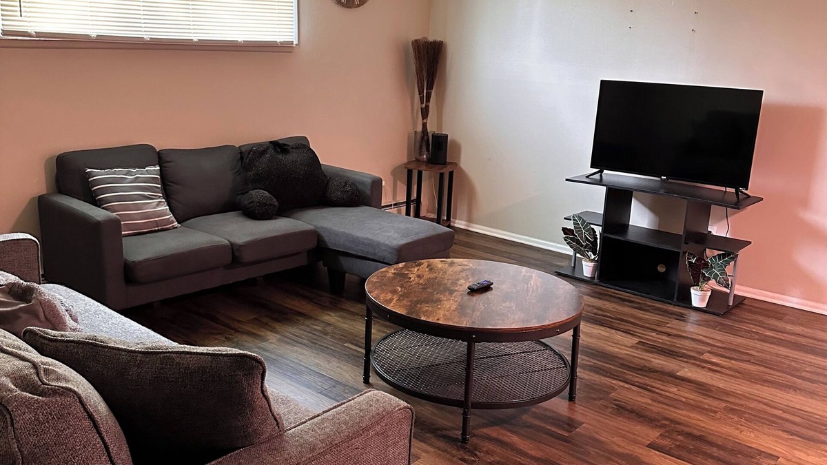 Maple Heights Apartment | Soothing 2-bedroom apartment in Maple Hts