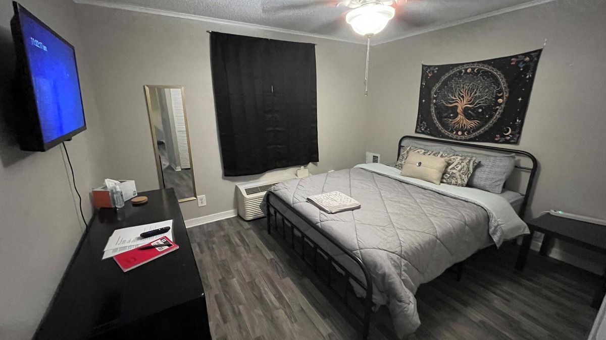 Laurel Apartment | Soothing apartment with AC in charming Henrico