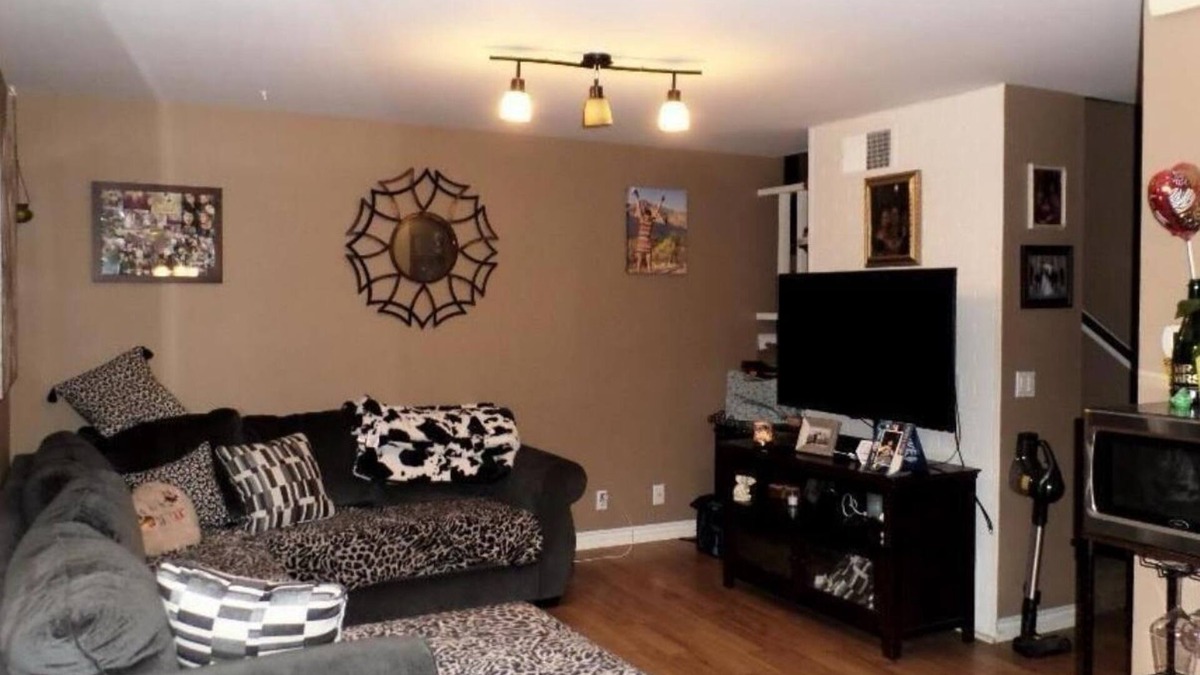 La Presa House | Soothing townhome with WiFi in Spring Valley
