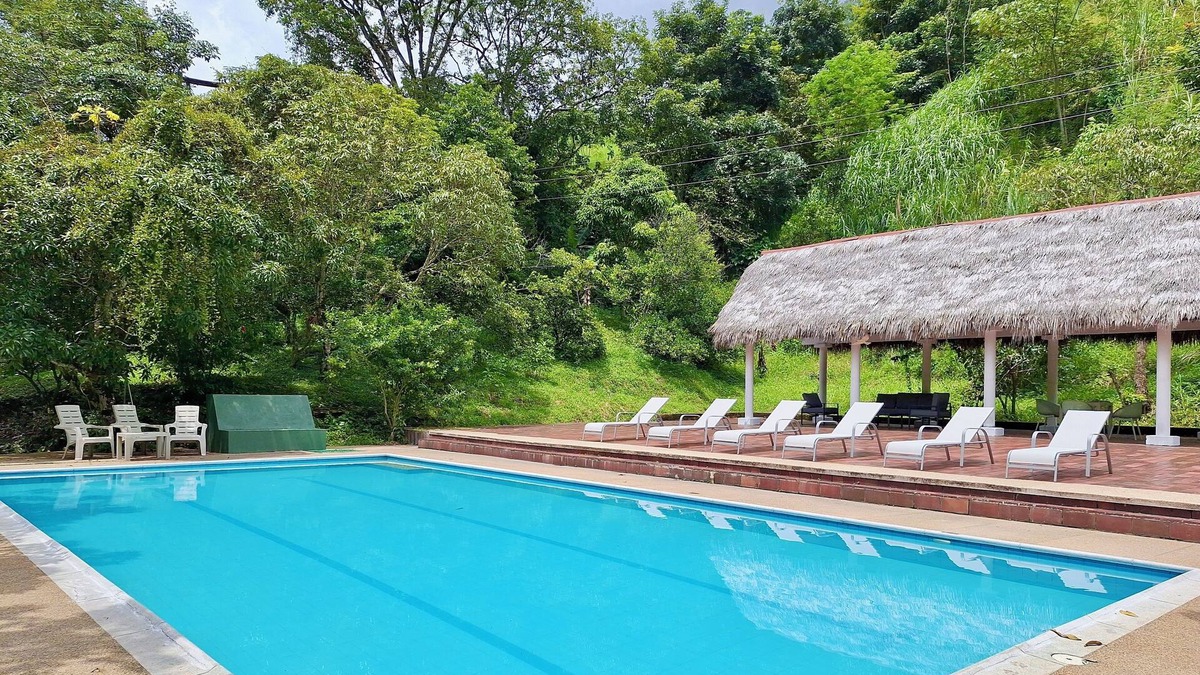 Villeta Villa | Soothing villa with WiFi in Villeta for a relaxing getaway