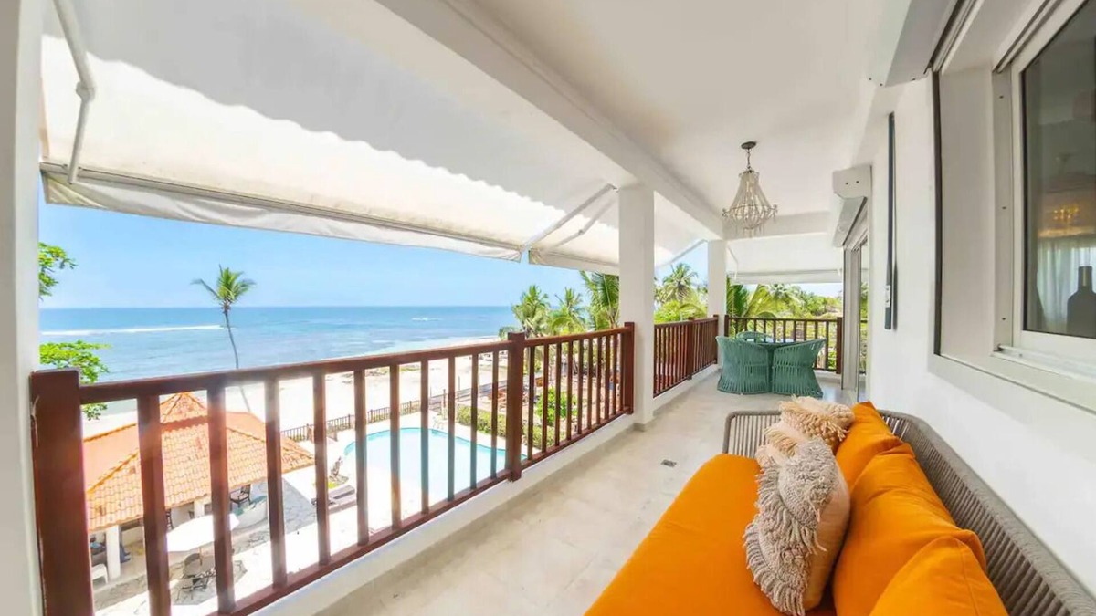Villas Del Mar Apartment | Sophisticated 3-bedroom Apartment on the Beach