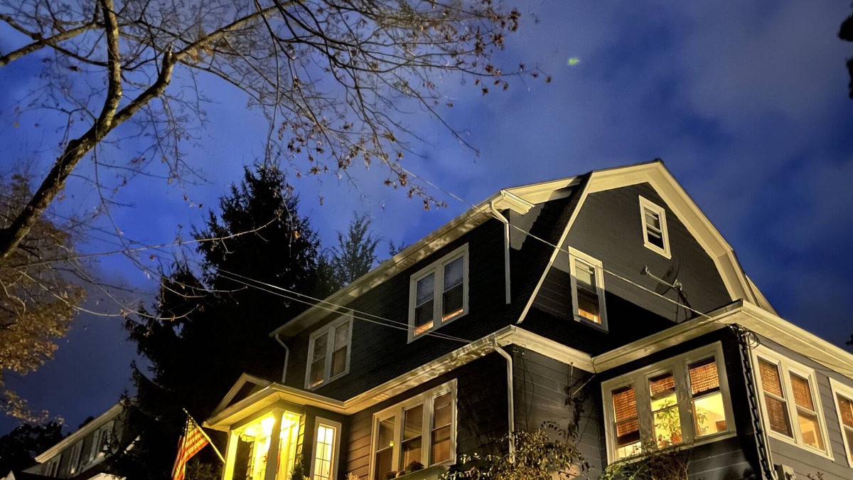 Salisbury Street House | Sophisticated 3 BR Home in the Heart of Worcester : Urban Oasis w/Hot Tub