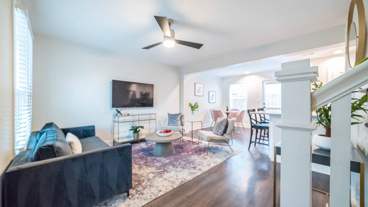 Villa Heights Apartment | Sophisticated Modern Home near NoDa, by Mansion™