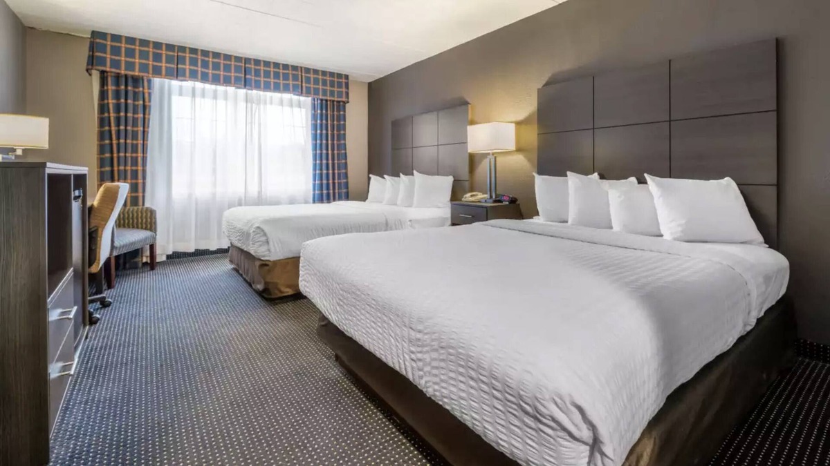 New Cumberland House | Sophisticated Room close to the State Capital