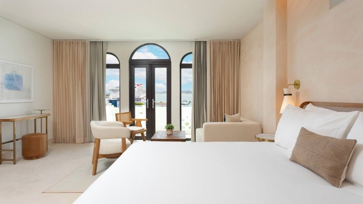 San Francisco House | Sophisticated Room w/Balcony and Rooftop Dining Experience - Near Casino