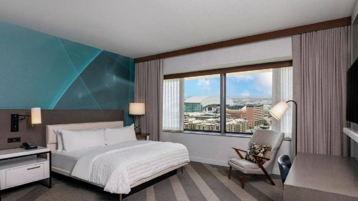 Downtown Houston Hotel | Sophisticated Urban Retreat w Scenic Houston Views