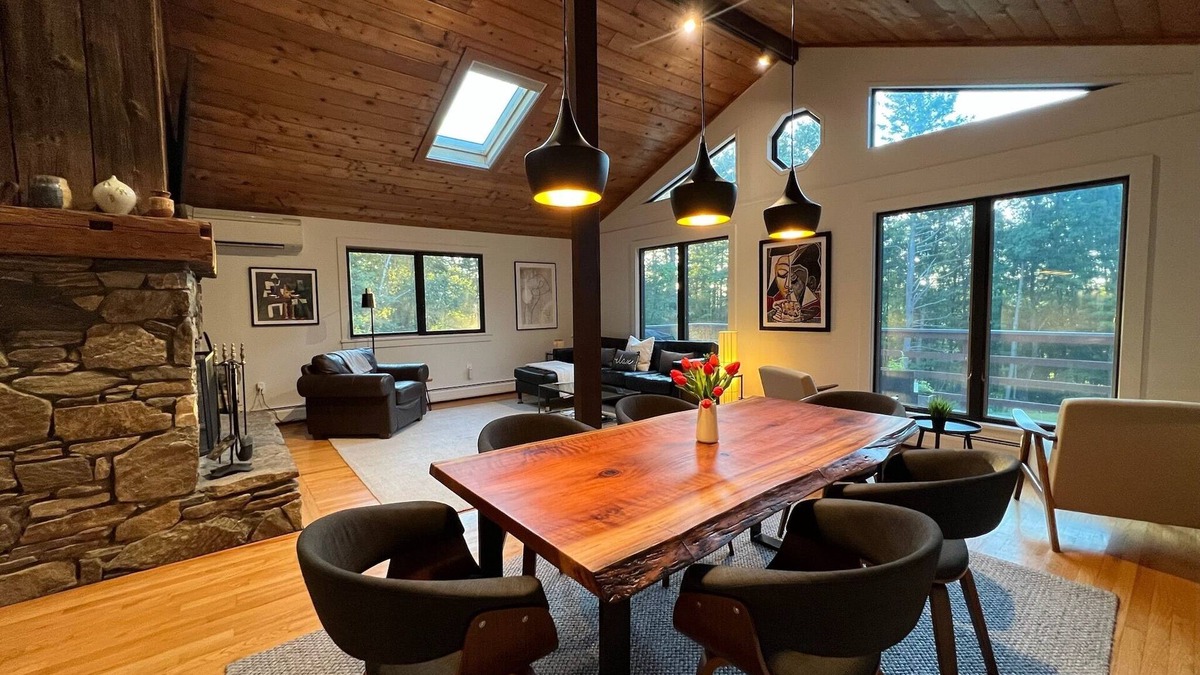 West Stockbridge House | Sophisticated and secluded Lenox Mt retreat minutes from Tanglewood. New listing