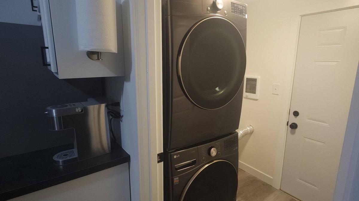Northeast South Bend House | Sorin St House - Short walk to Notre Dame Campus
