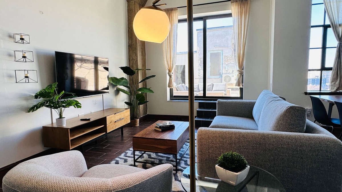 West Poplar Apartment | Sosuite 1BR Penthouse w Patio W D Gym