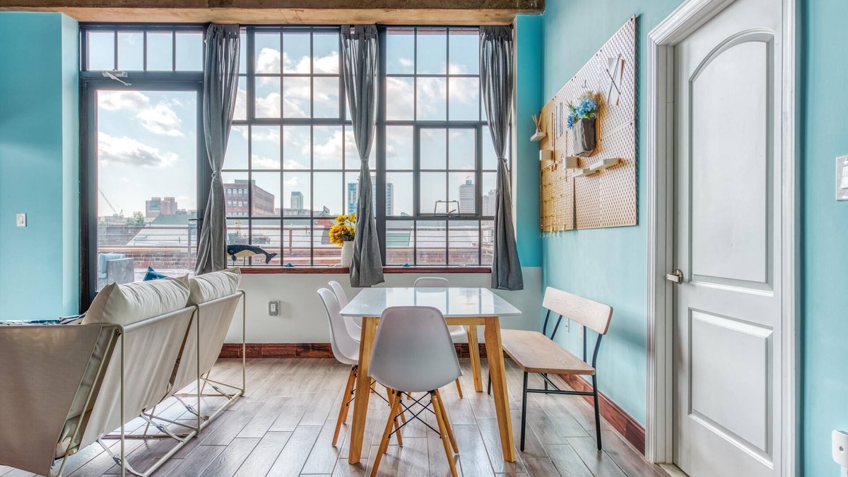 West Poplar Apartment | Sosuite 2BR Apt w Patio W D Gym On-site Bar