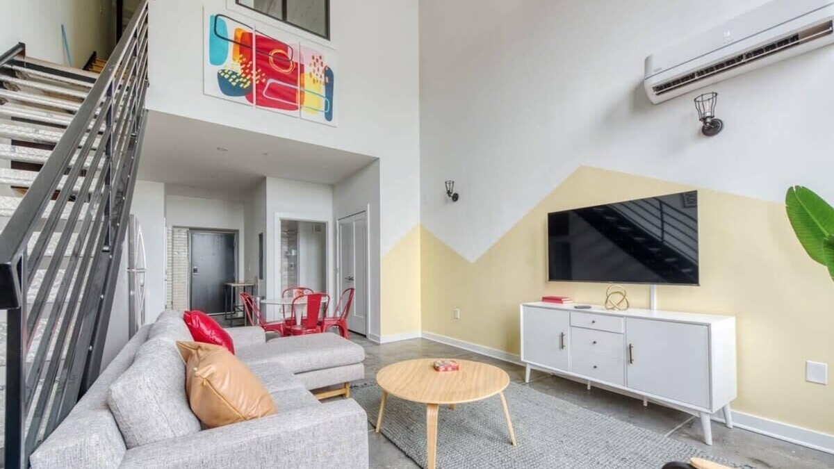 West Philadelphia Apartment | Sosuite | 2BR Loft w W/D, Gym, Lounge