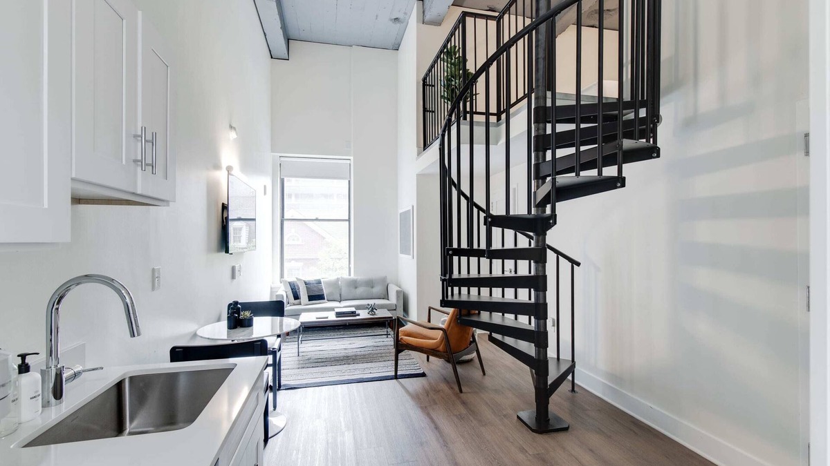 Center City East Apartment | Sosuite | 2BR Loft w W/D, Gym, Lounge