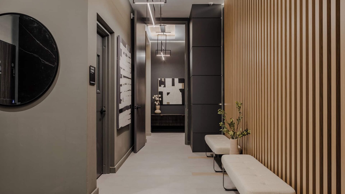 Logan Square Apartment | Sosuite at The Onyx - Museum District