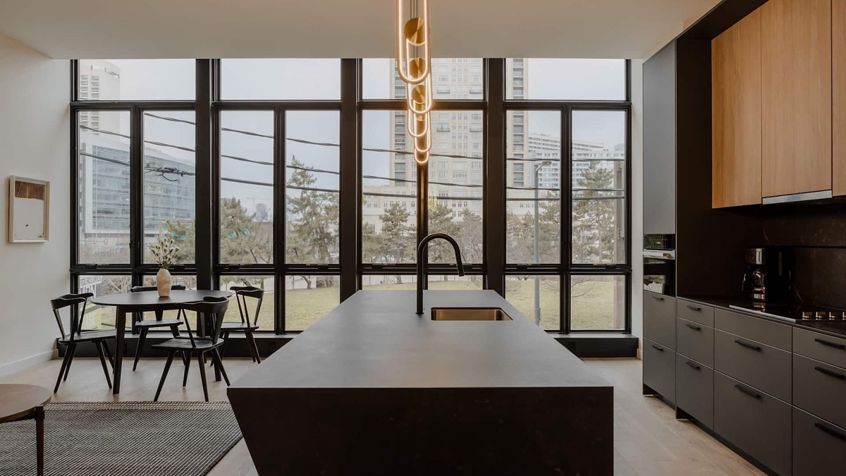 Logan Square Apartment | Sosuite One Bed Apt Accessible w Rooftop Gym Laundry