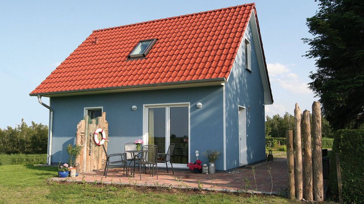 Pruchten House | "Söt`Hafenhus" at the idyllic, small harbor, with a wide view of Bodden meadows