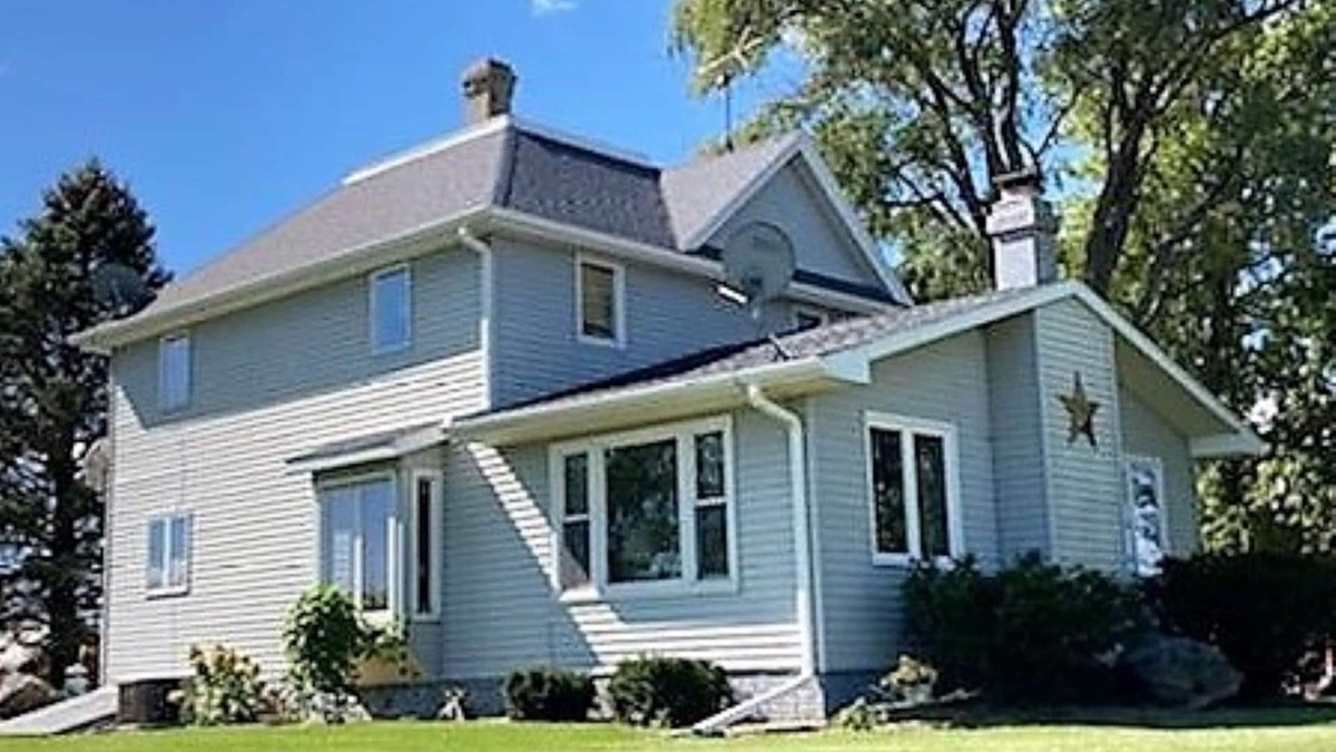 Fayette County House | Soules Barn & Bunkhouse ~ Experience a night in the country!