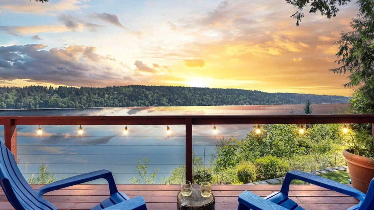Rollingbay House | Sound & Cedar PNW Escape w/Unbeatable Views