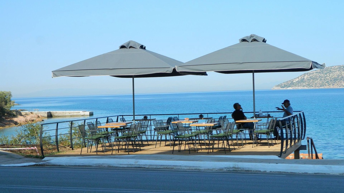 Palaia Fokaia Apartment | Sounio Palea Heaven beach holiday rental apartment near Sounio poseidon temple