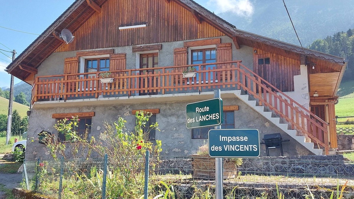 Saint-Pierre-d'Entremont Ski Chalet | Sous l'Alpette en Chartreuse