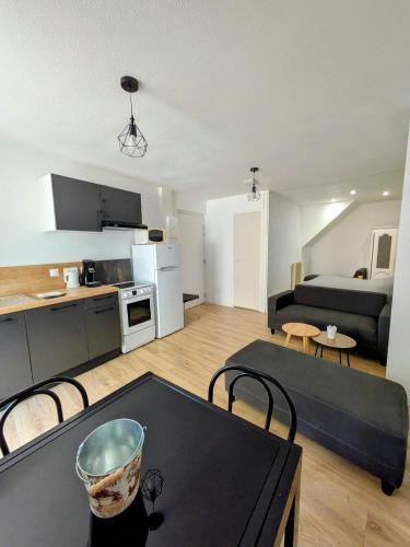 Poligny Apartment | Sous la tour