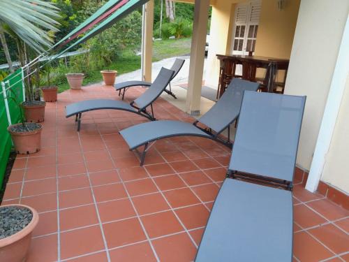 Saint-Joseph House | Sous le MAHOGANY