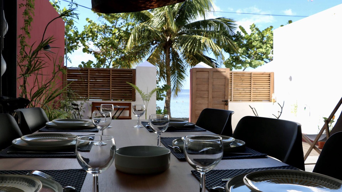 Case-Pilote House | SOUS LE SOLEY Downstairs luxury villa on the waterfront