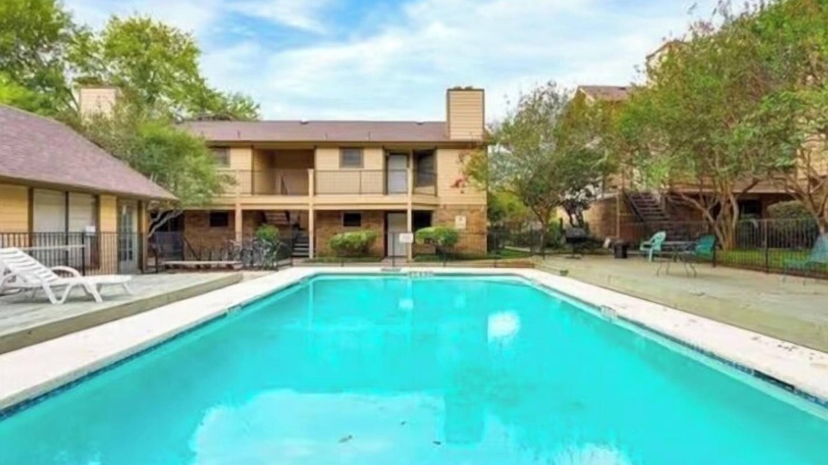 Austin Condo | South ATX . Sweet Stay with Pool