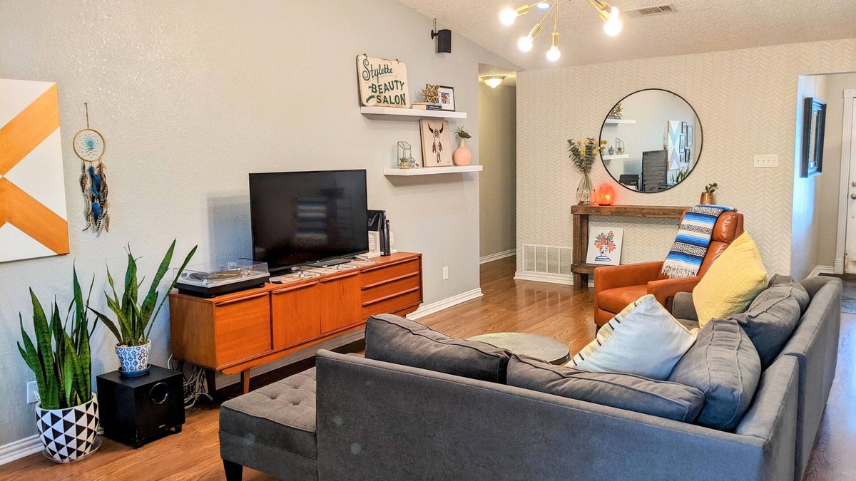 Austin House | South Austin Charmer with Backyard Oasis