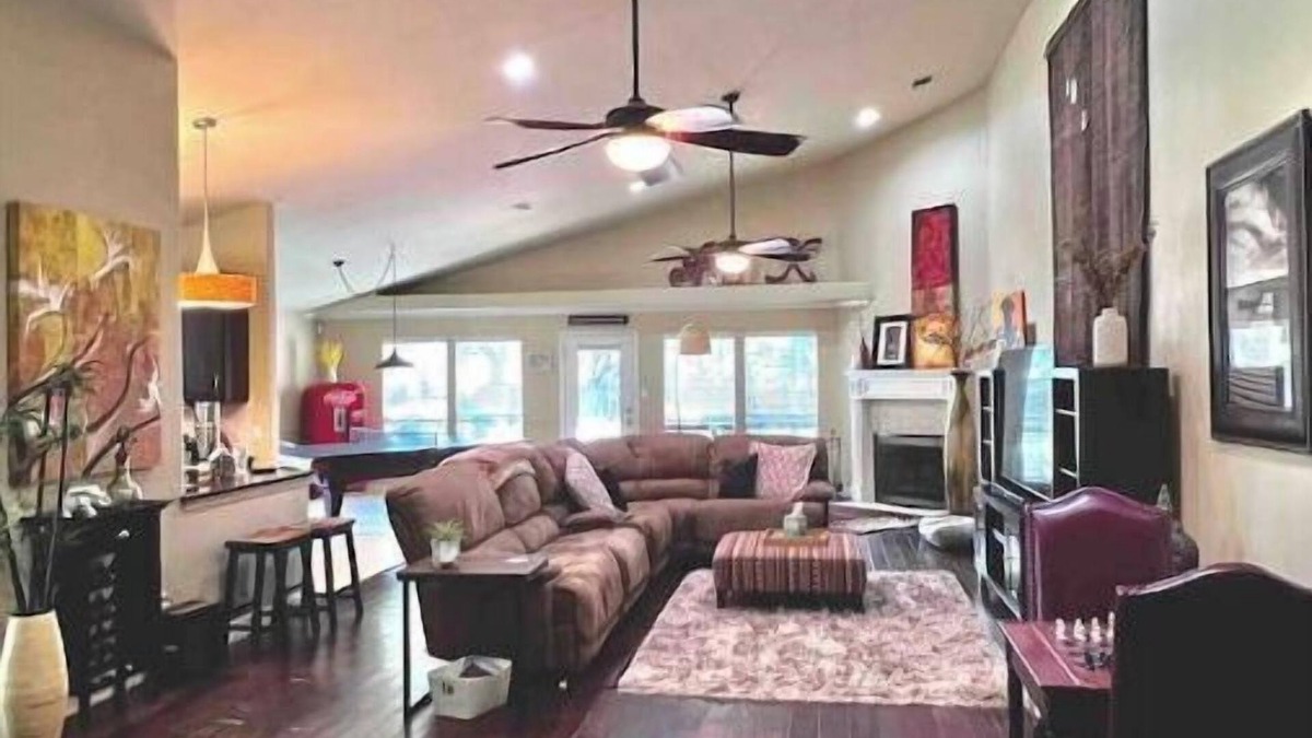 San Leanna Park House | South Austin gem - Kickback and relax!