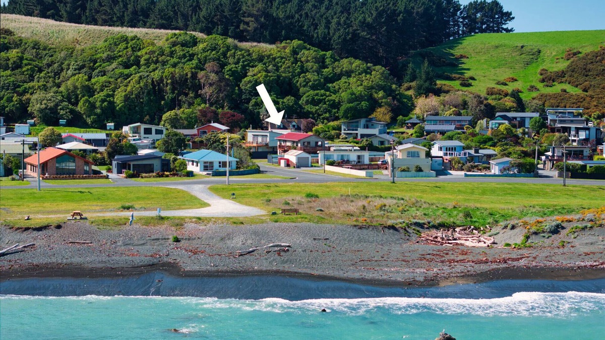 South Bay House | South Bay | Great View | Classic Kiwi Bach - KK922