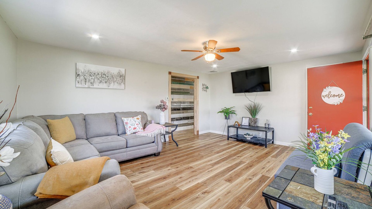 South Bend House | South Bend Home w/Gas Grill Near Universities!