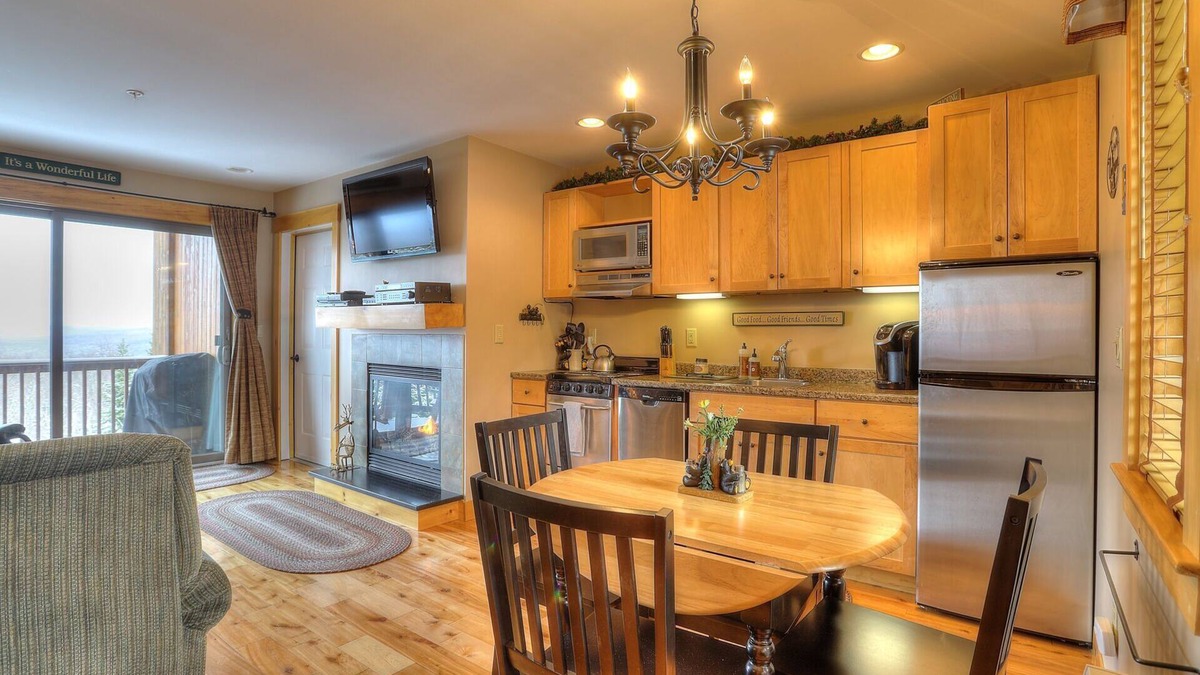 Rangeley Condo | South Branch 13-2 - Newer, cute and cozy, 2nd story condo unit at South Branch
