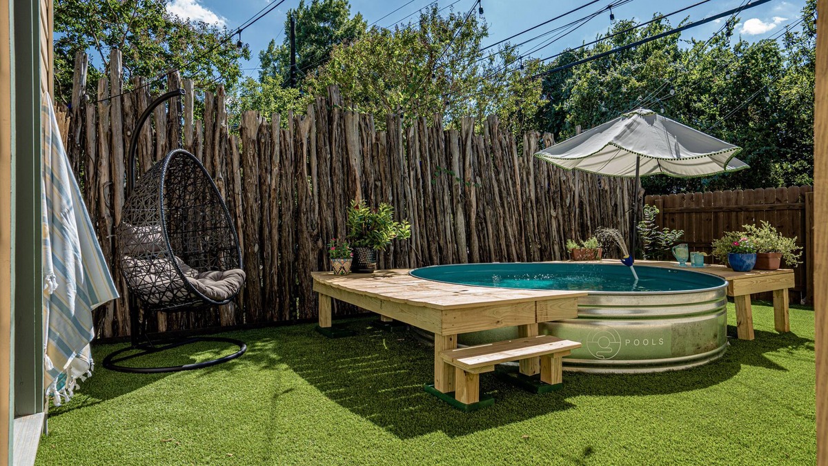 West Congress House | South Congress Guesthouse with Tank Pool!