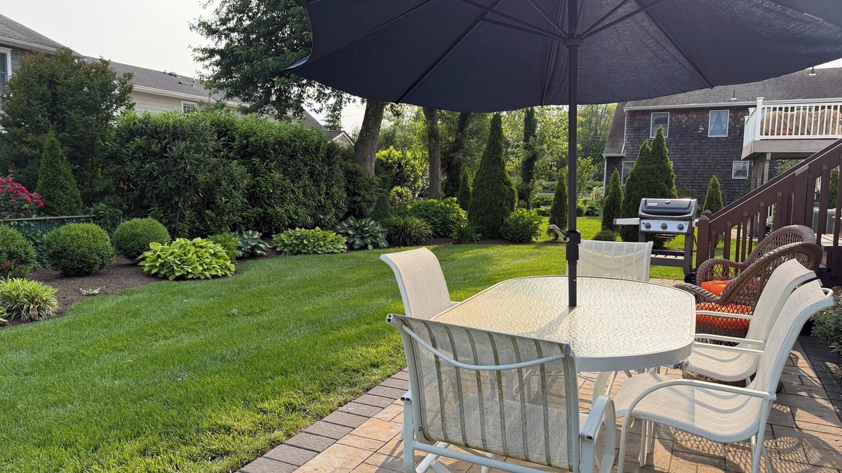 Spring Lake Heights House | South End 4BR, 5 pool beach badges, bikes. Shady private yard. sleeps 10