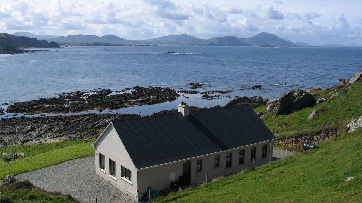 Malin House | South facing, 3-bed house in tranquil Malin Head with stunning sea views. WiFi
