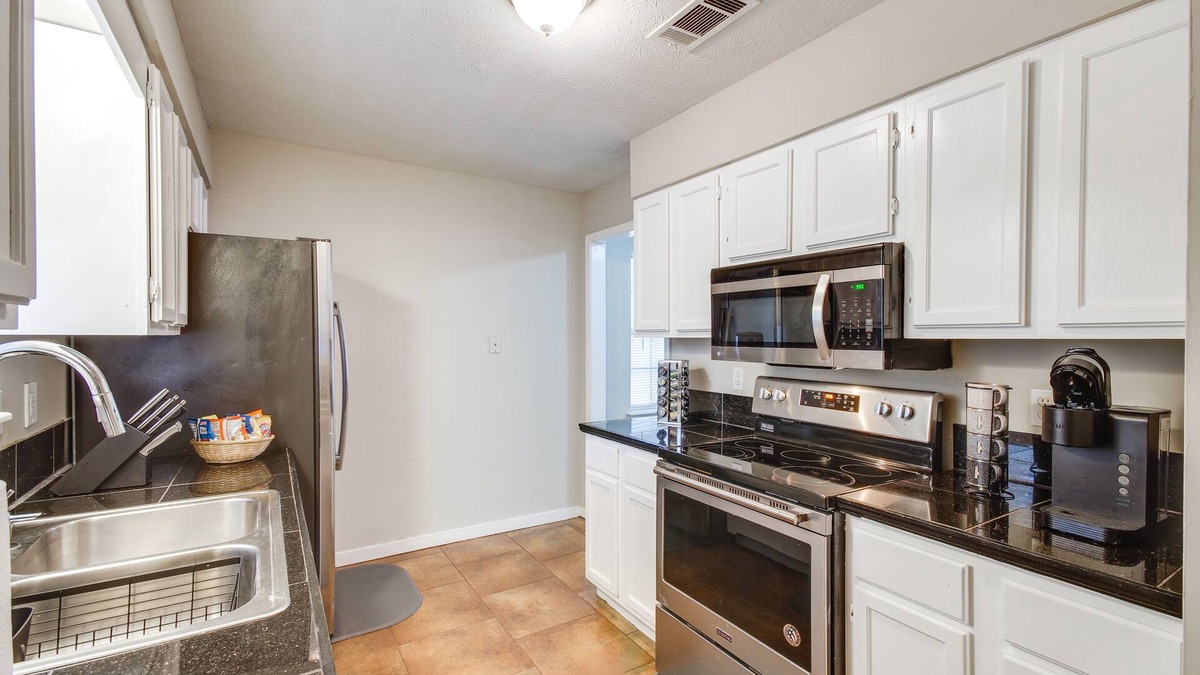 Jackson Apartment | South Jackson Corporate Retreat: 6 Mi to Dtwn
