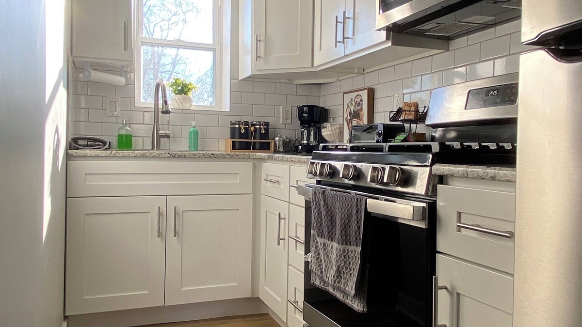 Marlton Apartment | South Jersey Suburban Hideaway