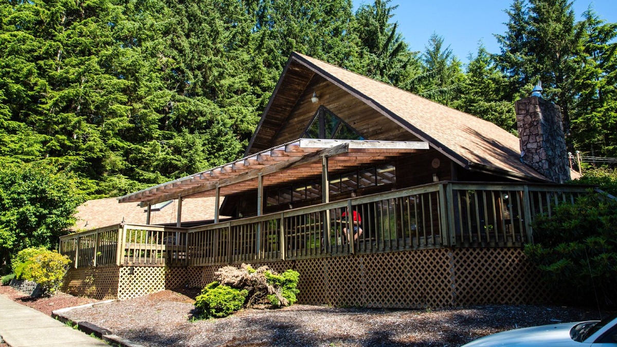 Florence Cabin | South Jetty RV & Camping Resort
