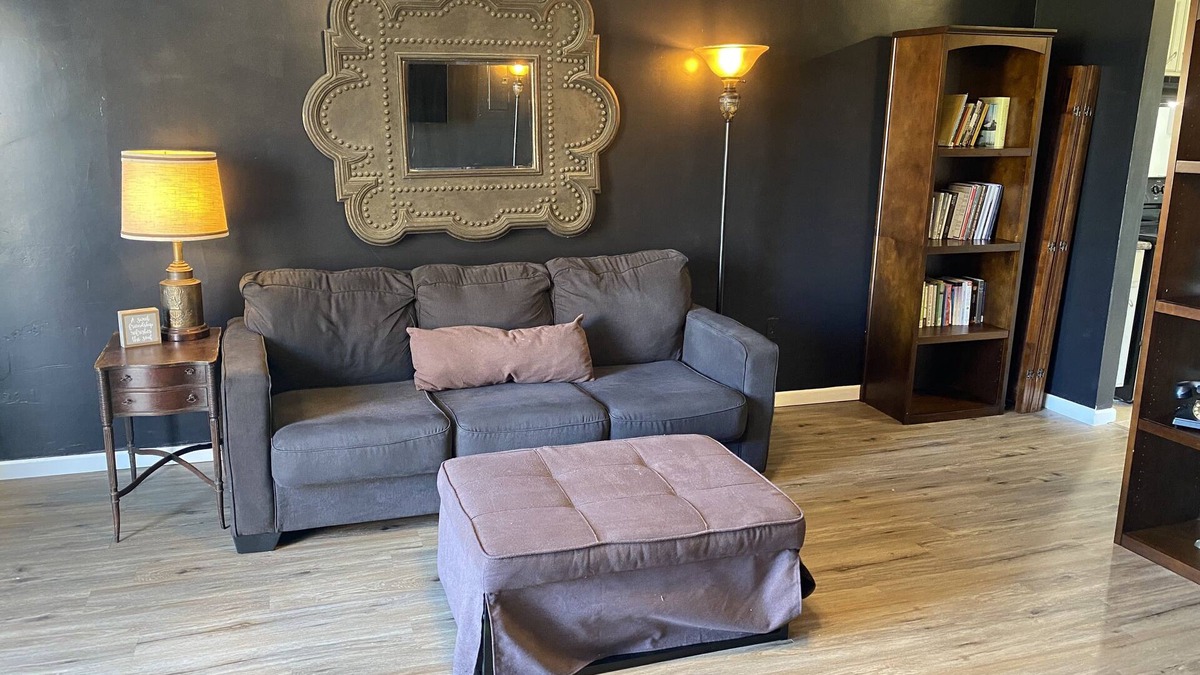 Lake Charles Cottage | South Lake Charles Guest Cottage - Country Setting, Rustic Ambience